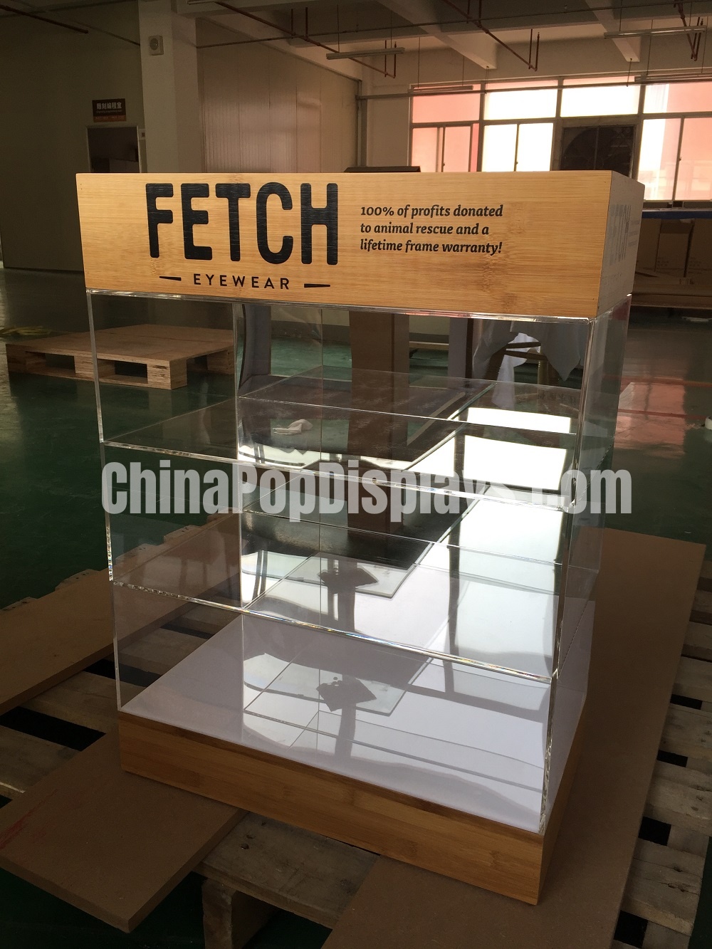 Luxury Bamboo & Acrylic Eyewear Display - Mirror Backed Dust-Proof Showcase